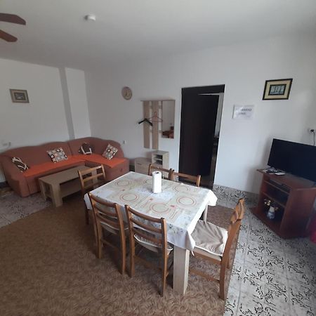 Apartment Kolonija スラヴォンスキ・ブロド エクステリア 写真